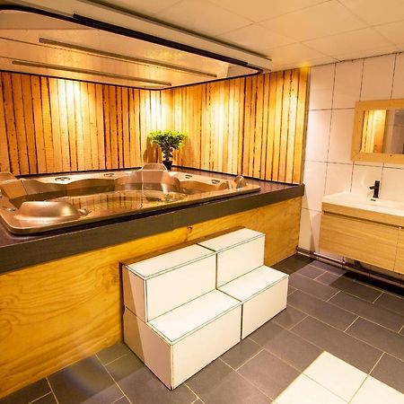 Luxus Familienvilla Mit Jacuzzi & Sauna Tzummarum Экстерьер фото