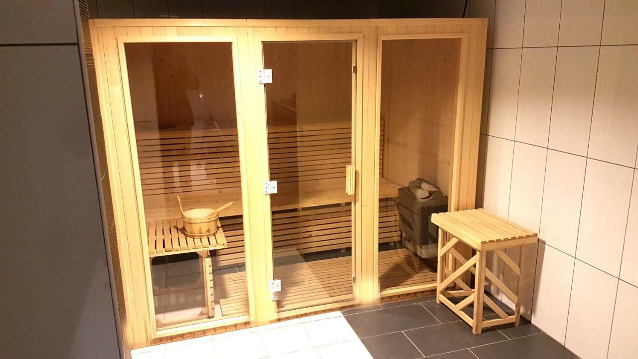 Luxus Familienvilla Mit Jacuzzi & Sauna Tzummarum Экстерьер фото