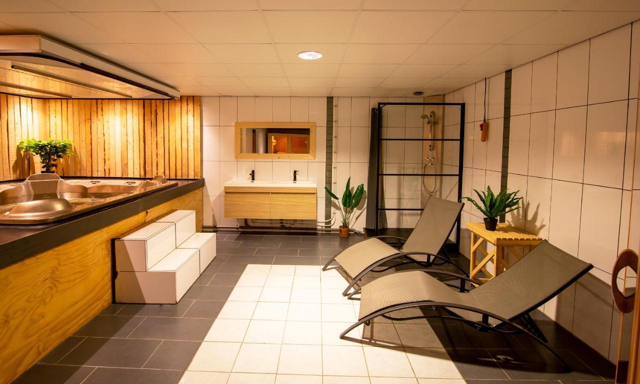 Luxus Familienvilla Mit Jacuzzi & Sauna Tzummarum Экстерьер фото