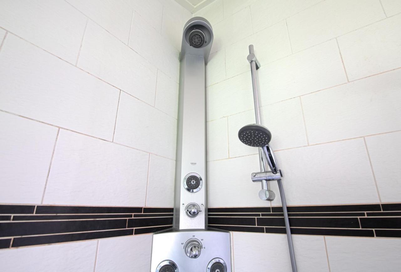 Luxus Familienvilla Mit Jacuzzi & Sauna Tzummarum Экстерьер фото